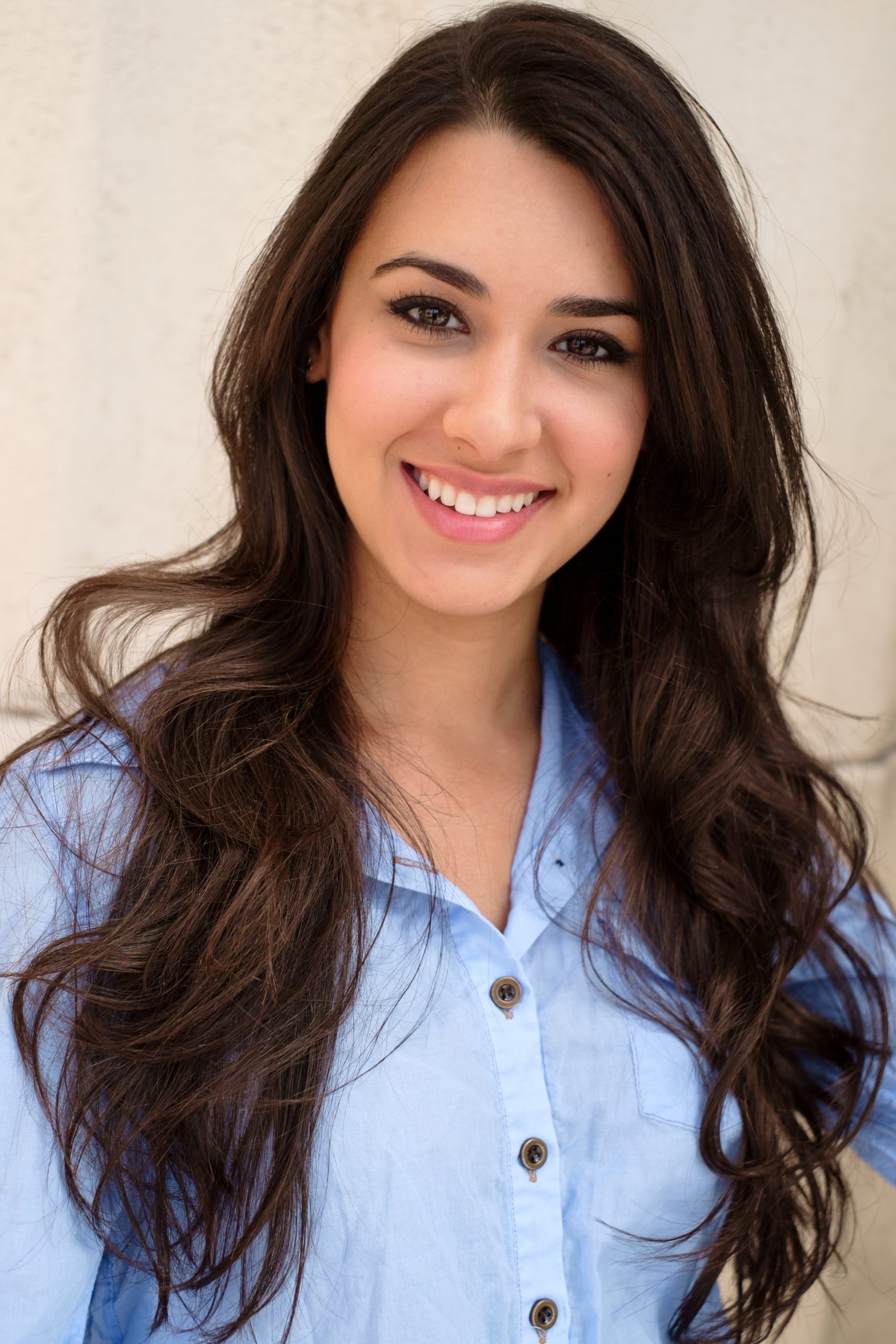 InvisalignTeen_BuoyancyOrtho_Tustin Teenage Girl Smiling